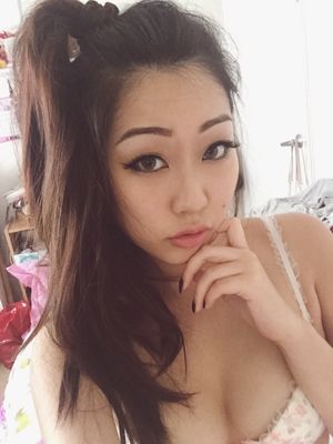 ashleyukie: it’s been hot AF lately in HI