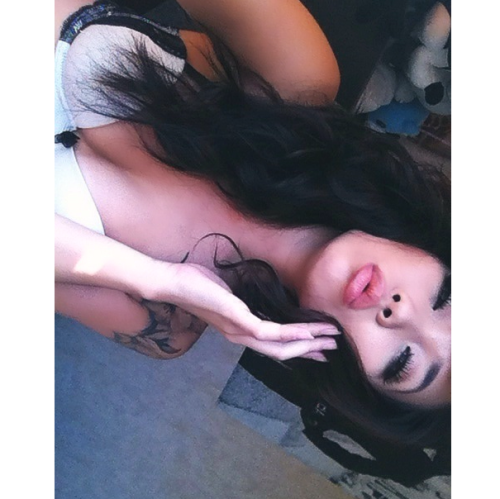 minimarshuu:

Kiss Bigboobs, Toket Gede, Tetek Montok, Foto...