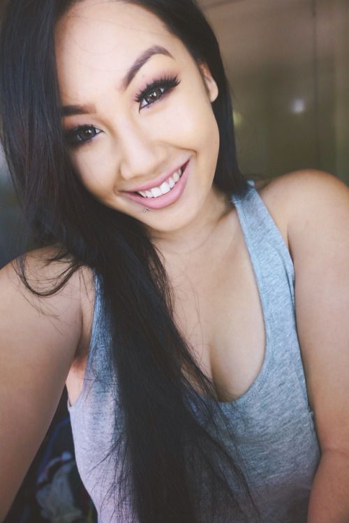 itstheena:

Hi babes Bigboobs, Toket Gede, Tetek Montok, Foto...