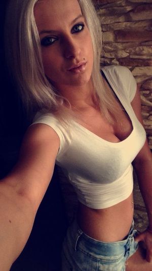 Busty blonde bimbo