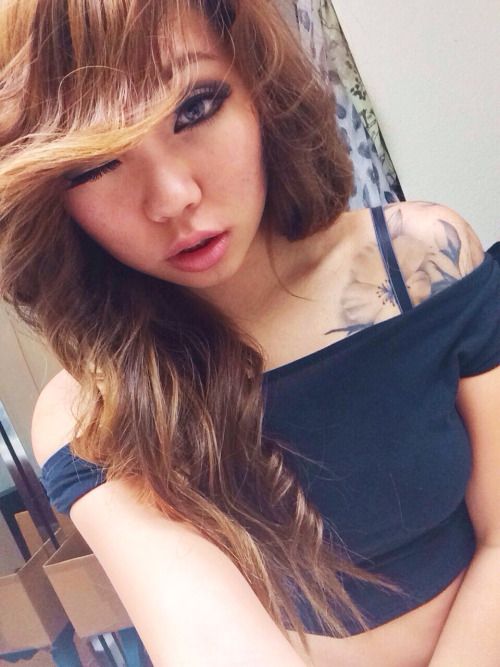 minimarshuu:I was playing around with make up last night . ...
