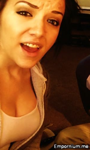 self pic bitch with cleavage