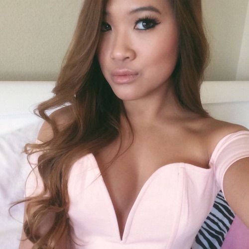 misstiffanyly:

So blunt you could smoke me Bigboobs, Toket...