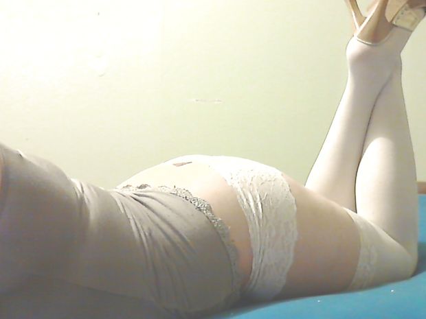 Hot rookie pic featuring amazing transvestite amateur