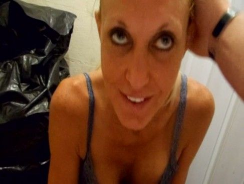 Florida Cougar Step Mother Angela Shaffer Sucking For A Facial Cumshot