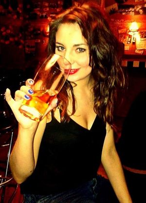 Is she drung enough? Wel... she is horny enough !