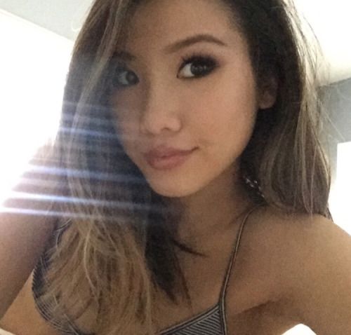 karabaramara:bra out buns out Bigboobs, Toket Gede, Tetek...