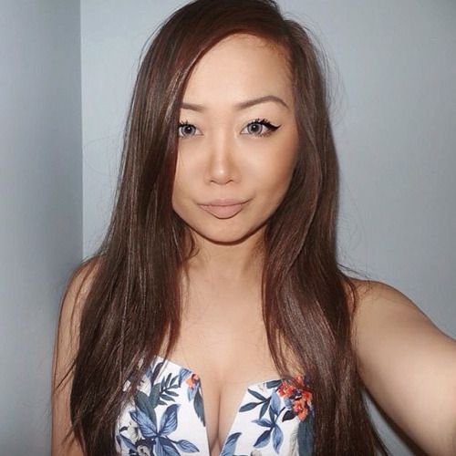 athousandpossibilitiesx:

Feeling tropical