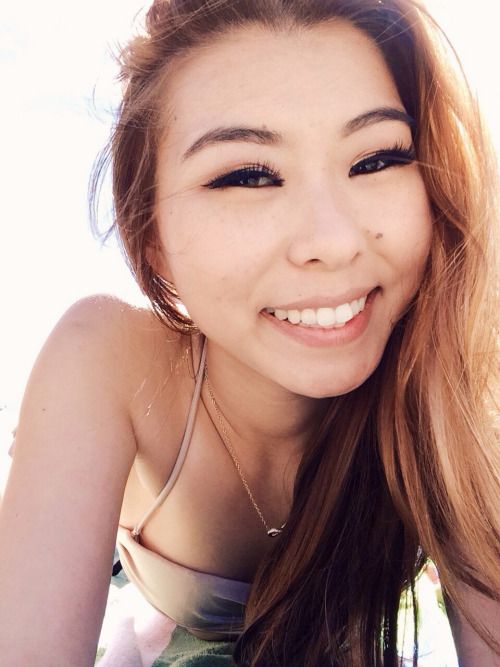 babygiiirrl:

Beachin Bigboobs, Toket Gede, Tetek Montok, Foto...