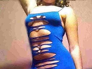 Visit Lilah Marie's Chat Room If I could be anyone famous I would want to be Alicia keys. She is beautiful an has the most amazing voice. If I could be her for a day I would go to the study and just sing my heart out and take care of her beautiful son. I