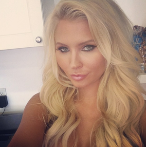 Talk To and Watch Beautiful Blondes Live Fuck and Finger Themselves…FREE
