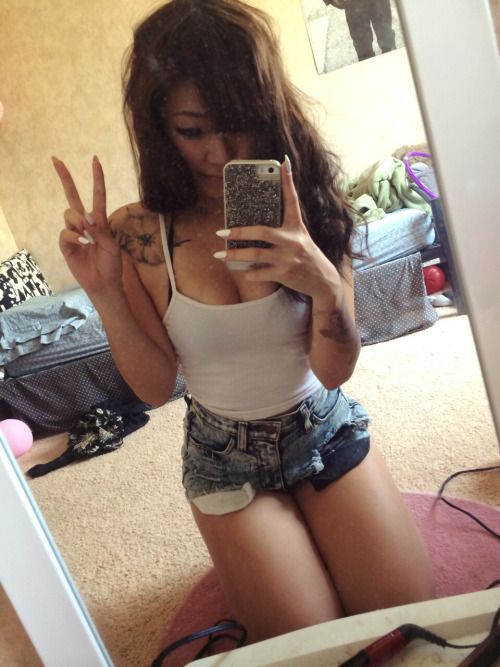 minimarshuu:

I’m starting to love my thighs Bigboobs, Toket...
