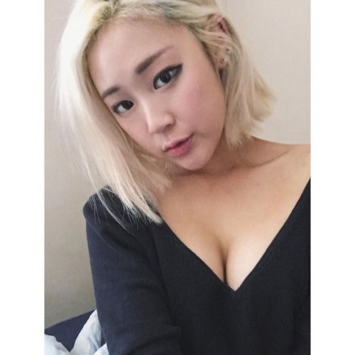 jteezyyy:

Whatevr!!1!! (( accidentally deleted : ’(   ))...