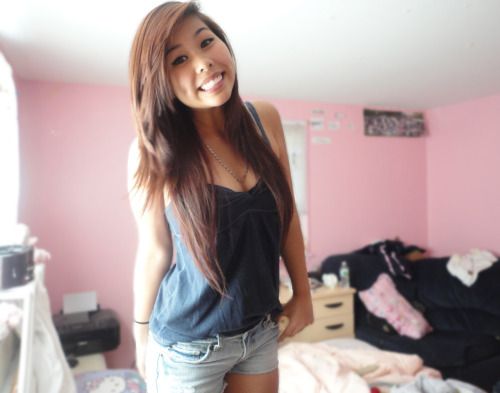 tiffaniquang:Shirt: A&F
Shorts: Aeropostale Bigboobs, Toket...
