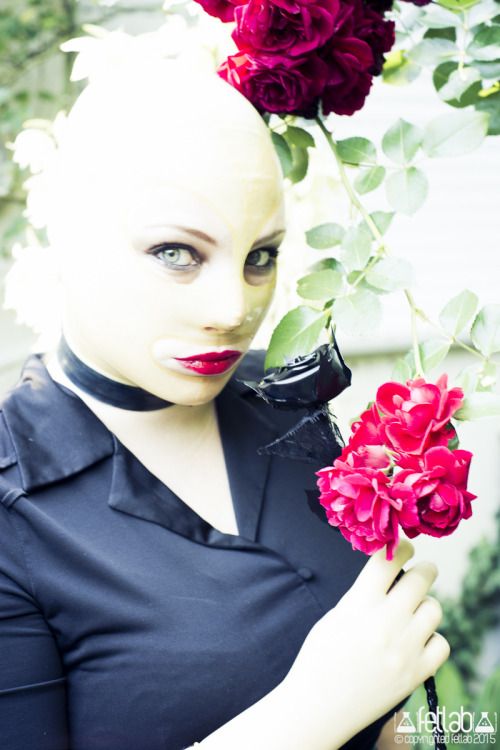 vikavonschlitz: I love this beautiful latex roseRose:...