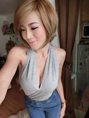 Talk To and Watch Beautiful Blondes Live Fuck and Finger Themselves…FREE