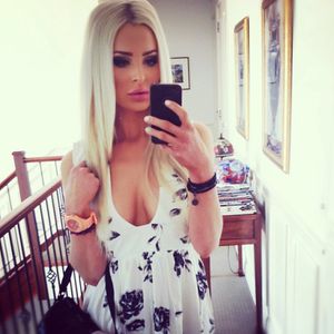 Blonde babe Blonde babe Twitter Talk To and Watch Beautiful Blondes Live Fuck and Finger Themselves…FREE