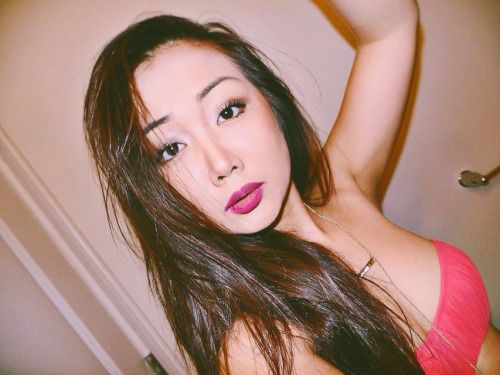 athousandpossibilitiesx:The lady in the pink. Bigboobs, Toket...
