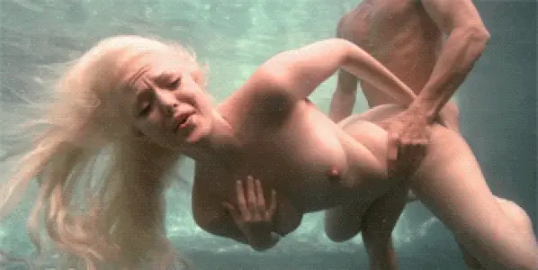 Hot underwater sex
