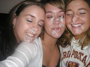 MM - Three girls facial selfie