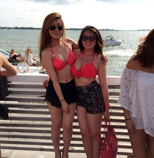 oheyitsangie:

Happy Canada day tumblr Bigboobs, Toket Gede,...