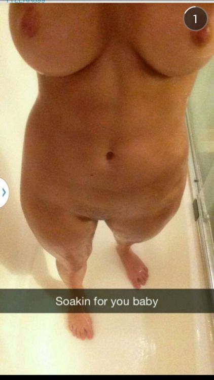 swappingsnapchats:

Flirt with girls &amp; also exchange...