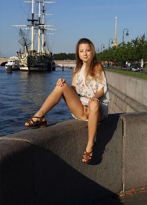 upskirt-pussy-public