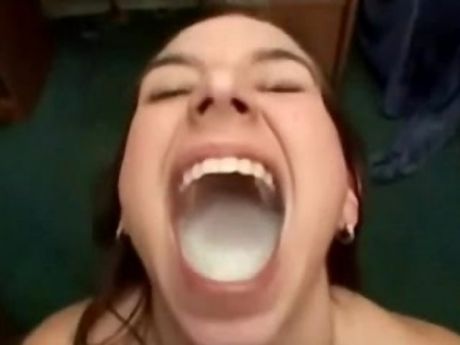 Mouthful of cum men cumming in my mouth and i swallow