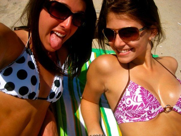 hot college chicks in bikinis