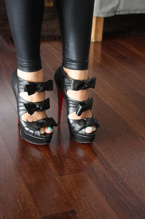 Hot Lingerie Models Wearing High Heels 329