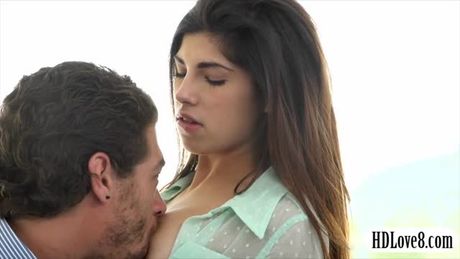 Glamour teen babe Ava Taylor gets her twat railed on the bed