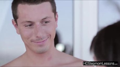 MILF Ava shows some amazing sex moves in an extreme orgy threesome