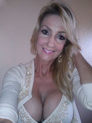 AMAZING GILF - SHE'LL TAKE YOUR BREATH AWAY