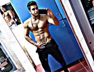 a pic of me for the ladies :3 ....