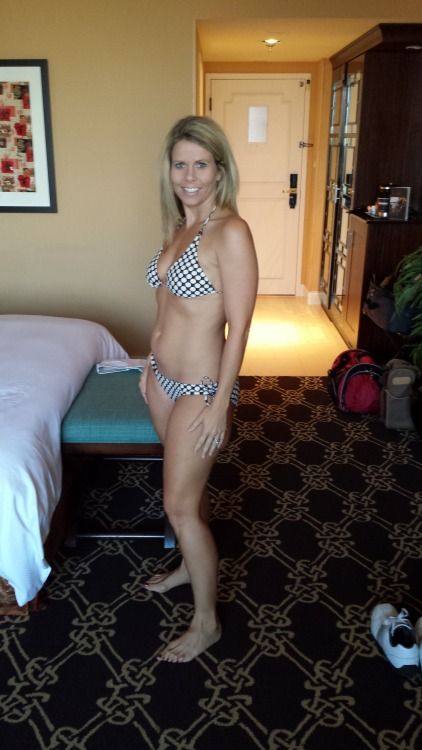 Milf in Bikini