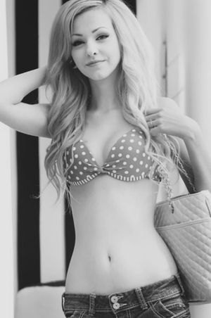 Talk To and Watch Beautiful Blondes Live Fuck and Finger Themselves…FREE