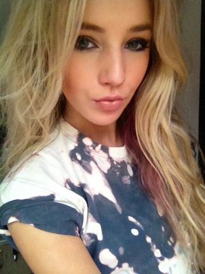 Talk To and Watch Beautiful Blondes Live Fuck and Finger Themselves…FREE