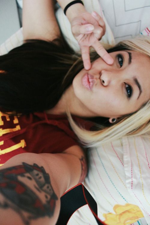 baussss:

baussss:

sleepy eye

this randomly resurfaced....