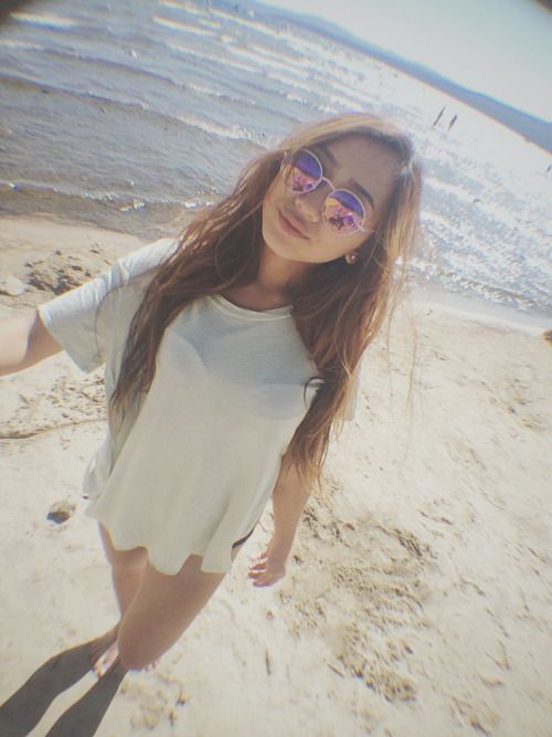 sincerelymaithaa:

lake day @ Tahoe :) Bigboobs, Toket Gede,...