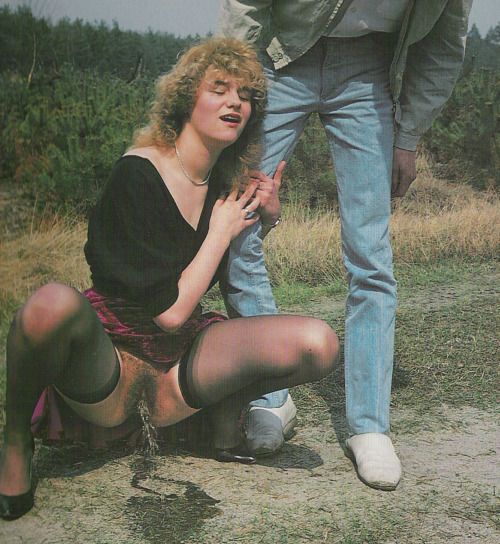 jsgirlspissing:

Girls Peeing / Piss Fetish Blog JSGirlsPissing