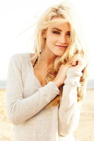 Talk To and Watch Beautiful Blondes Live Fuck and Finger Themselves…FREE