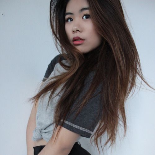 m-eiji:

posing like a basic bitch Bigboobs, Toket Gede, Tetek...