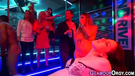 Ebony hos party cum spray