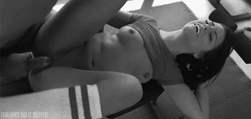 Hot brunette getting diddled by a nice cock