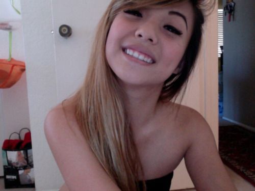 shesasweetmelody:

*GIGGLES
 Bigboobs, Toket Gede, Tetek Montok,...