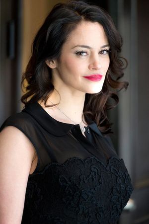 Lucie est une comédienne hyper-douée qui perce l'écran; elle est BELLE à mourir, super-sexy, sensuelle et une ''femme sexuelle'' assumée