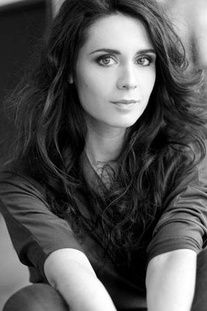 Sur DEUX listes: ''Plus Belles Femmes du Québec'' & ''Du Sex-Appeal... Sans Bon-Sens''; comédienne complète; ''femme sexuelle'' assumée; etc