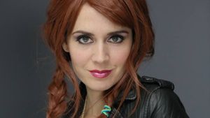 Incroyablement belle, M.D.P. reste modeste; Jeune actrice très physique, elle assume sa sensualité, sa sexualité et son sex-appeal total