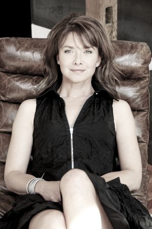 ''IL Y A les Blondes, les Brune[tte]s, les Noi[raud]es, les Rousses & LiZ HURLEY, Heather LOCKLEAR et... Isabel RiCHER'' ! !