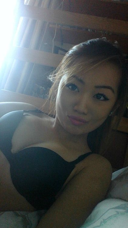 athousandpossibilitiesx:
A really old photo. Aw, kinda miss...